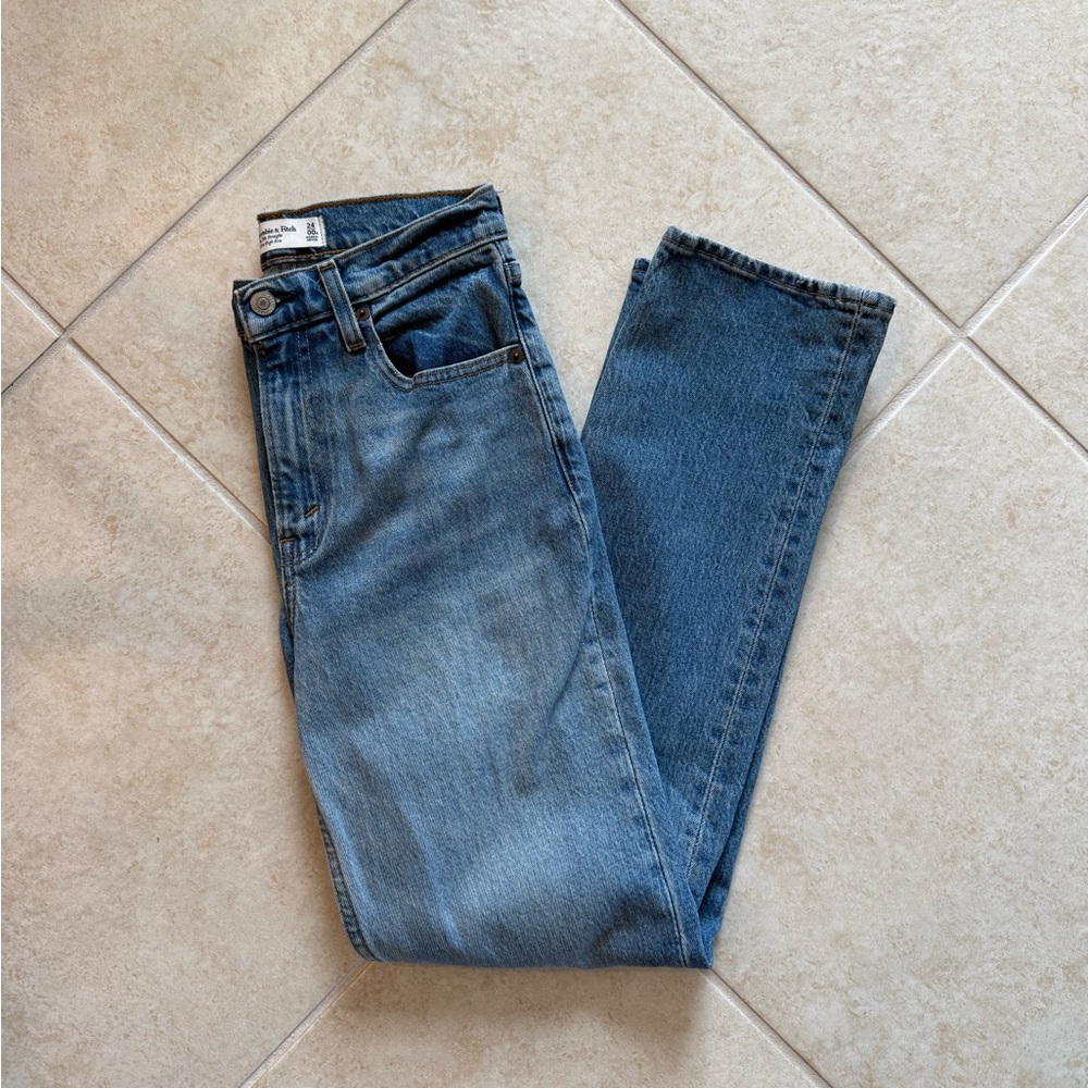 Abercrombie ultra high rise 90s straight jean